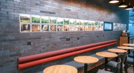 Después de más de 50 años ofreciendo sonrisas en el continente americano, Tim Hortons cruza el charco y aterriza en España, en la Plaza de Santo Domingo